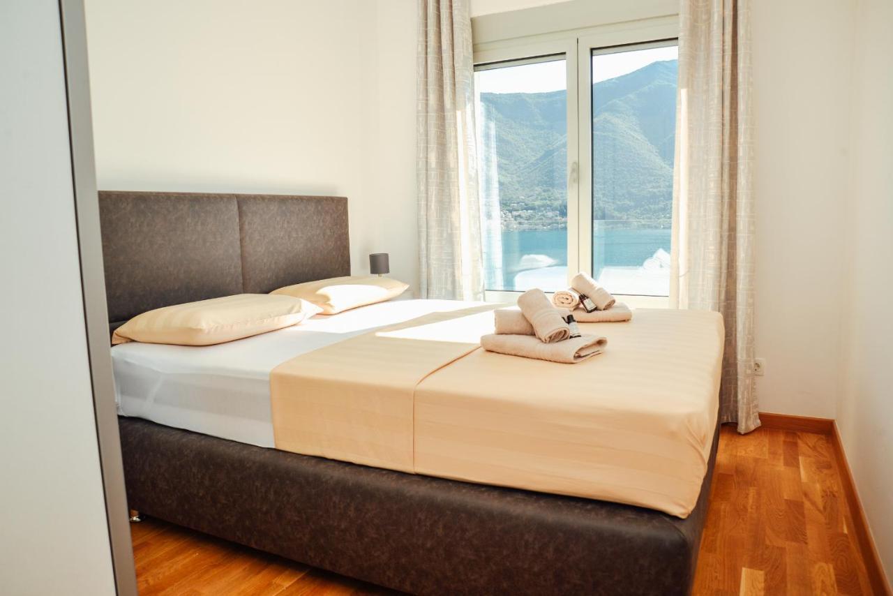 Ily Apartment With Sea View Kotor Eksteriør bilde