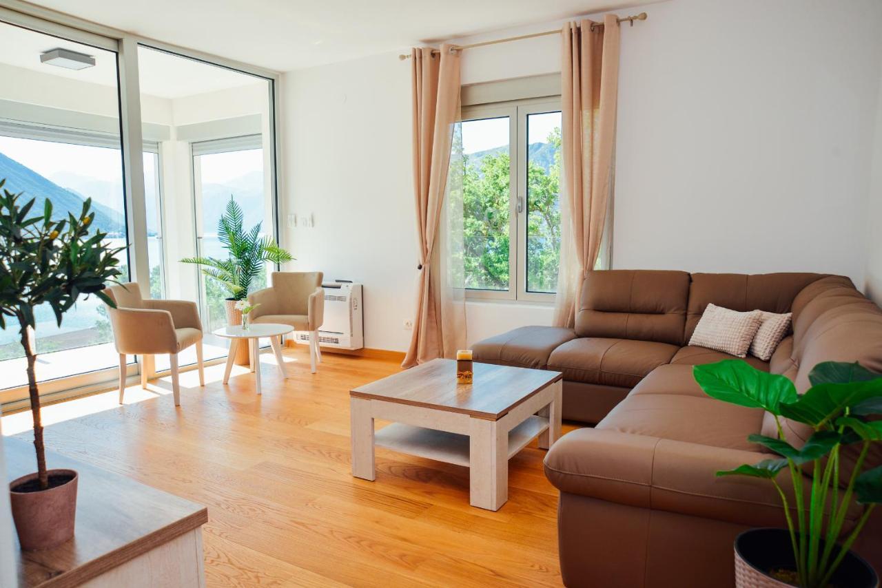 Ily Apartment With Sea View Kotor Eksteriør bilde