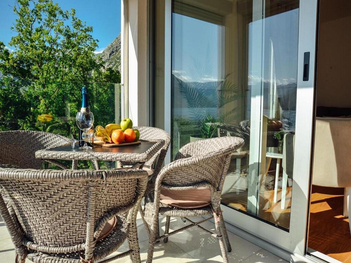 Ily Apartment With Sea View Kotor Eksteriør bilde